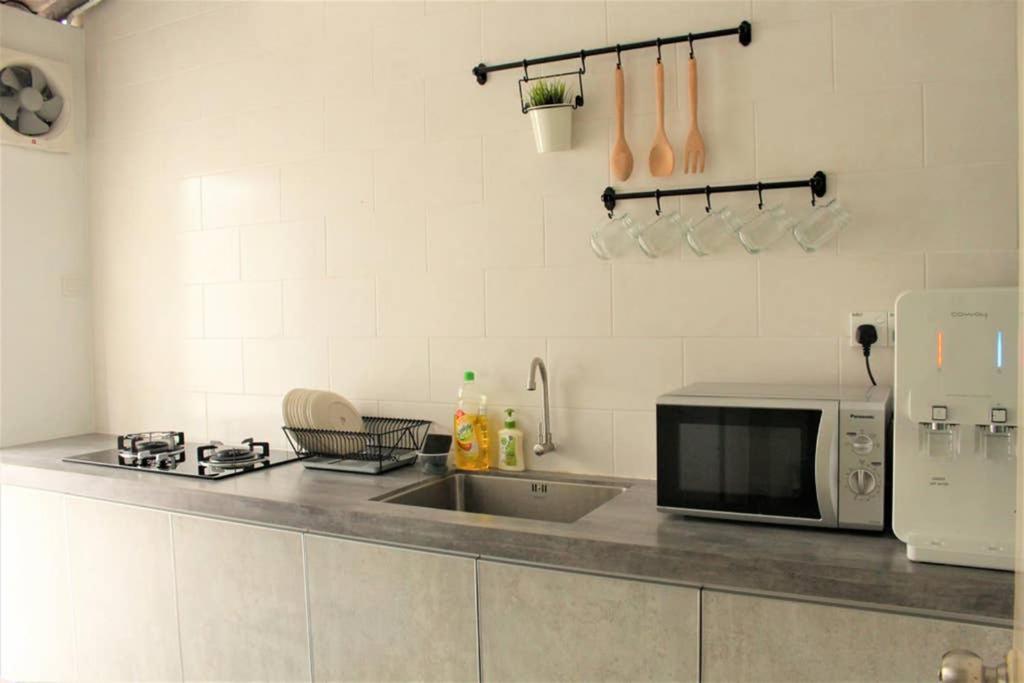 New Seaview Cozy Modern Beach House タンジュンブンガ エクステリア 写真