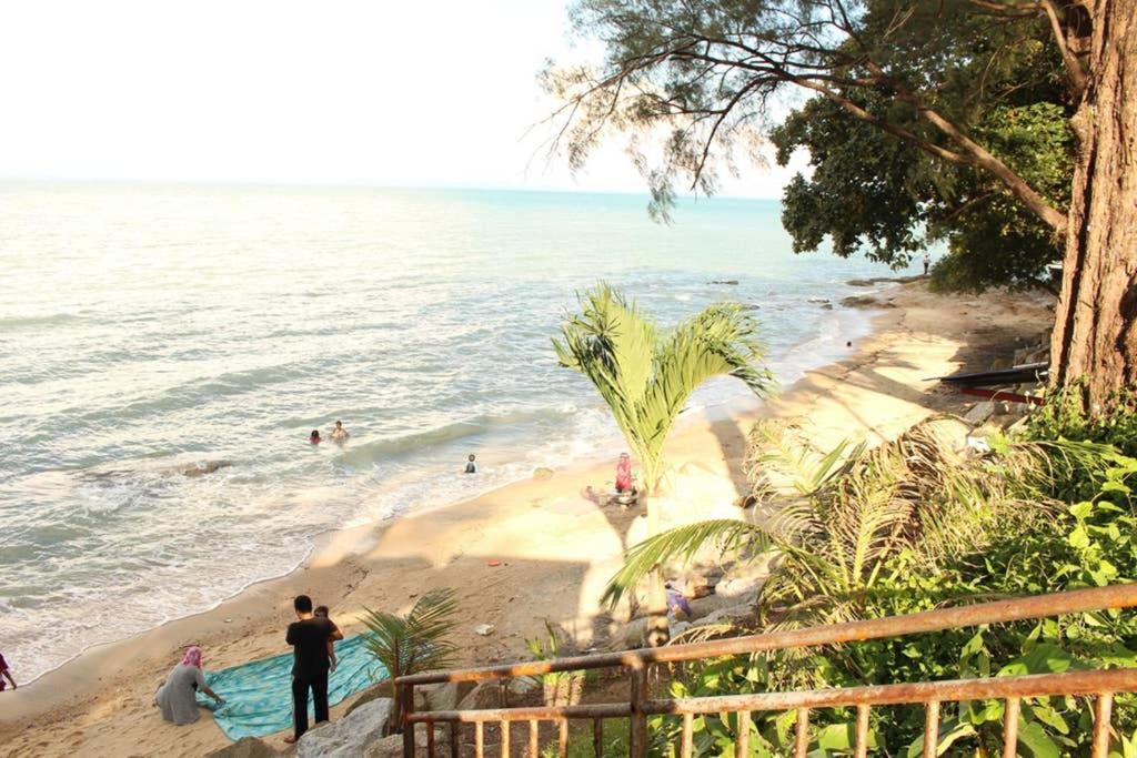New Seaview Cozy Modern Beach House タンジュンブンガ エクステリア 写真